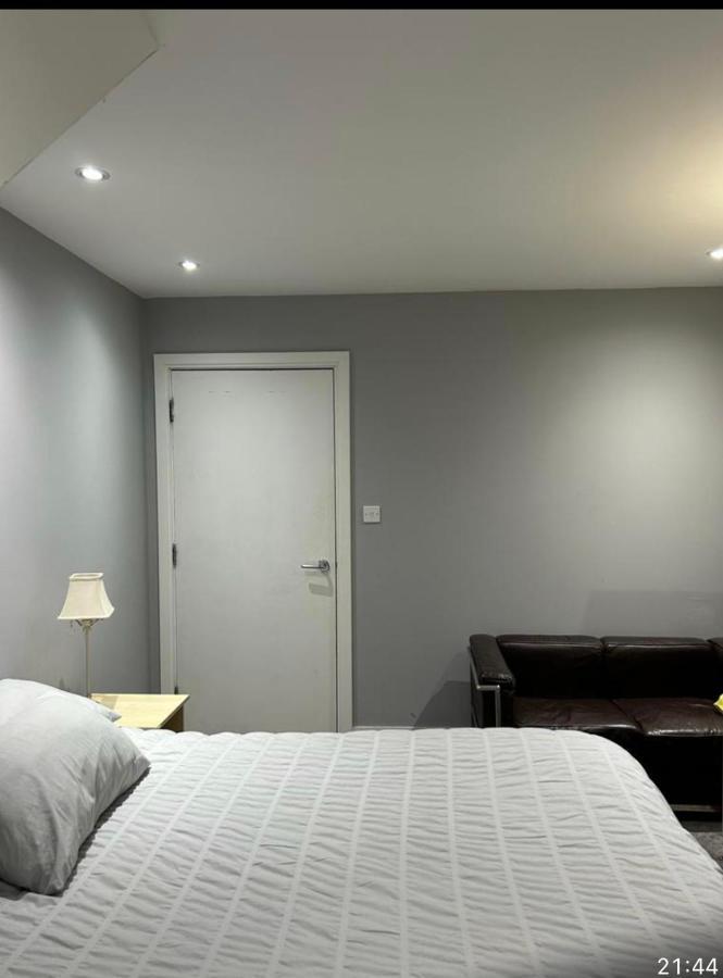 דירות הנדון Cosy Nest In London מראה חיצוני תמונה